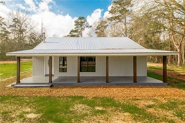 6 Acres of Residential Land with Home for Sale in Bogalusa, Louisiana