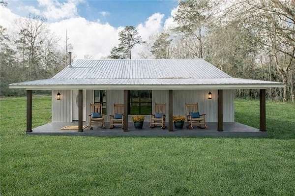 6 Acres of Residential Land with Home for Sale in Bogalusa, Louisiana