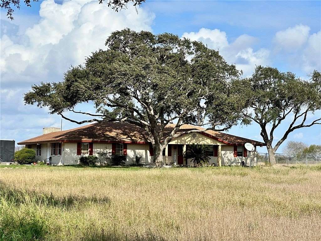 19.3 Acres of Land with Home for Sale in Kingsville, Texas
