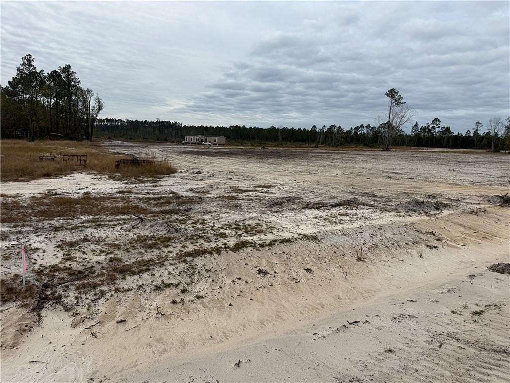 1 Acre of Residential Land for Sale in Waycross, Georgia