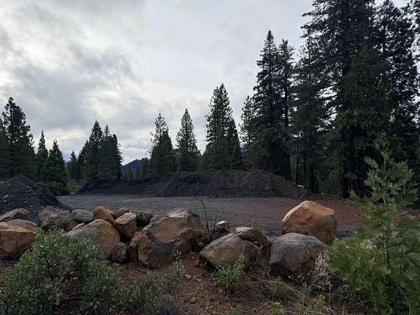 1 Acre of Residential Land for Sale in Mount Shasta, California