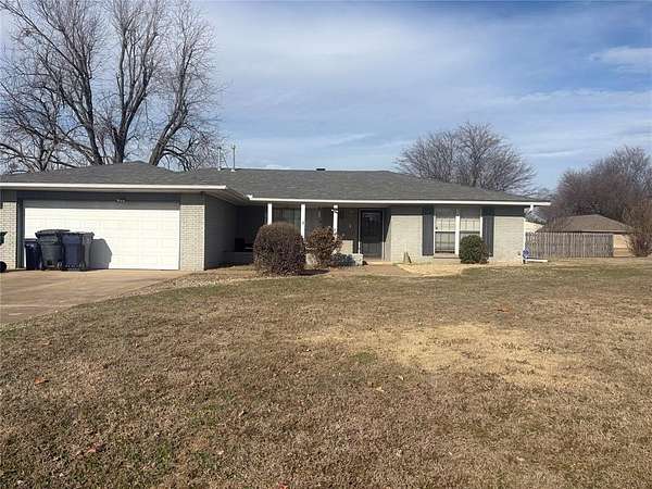 3.74 Acres of Residential Land with Home for Sale in Mustang, Oklahoma