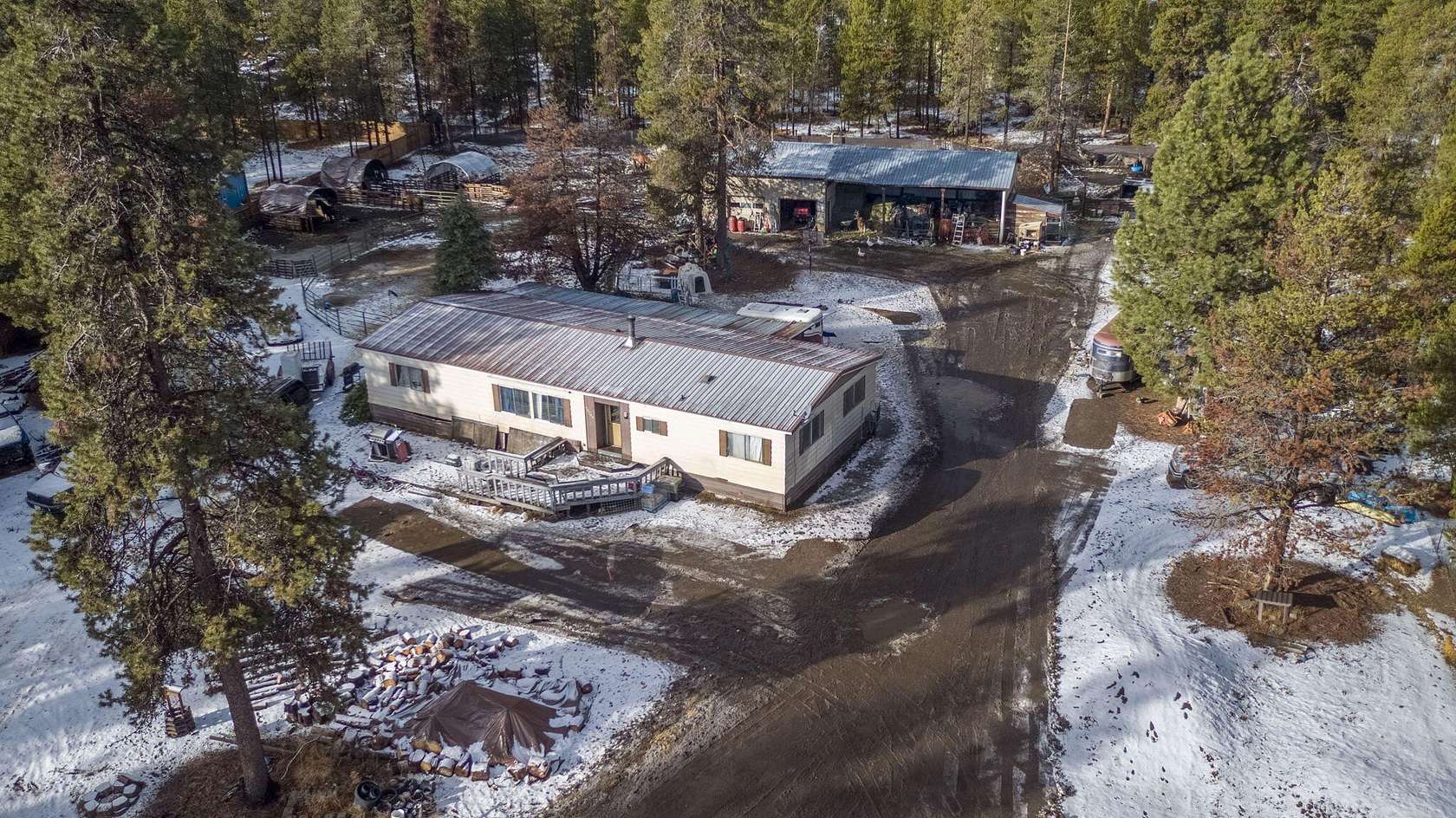 1.68 Acres of Residential Land with Home for Sale in La Pine, Oregon
