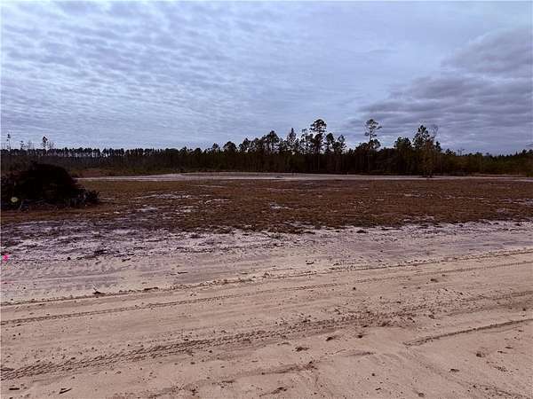1 Acre of Residential Land for Sale in Waycross, Georgia