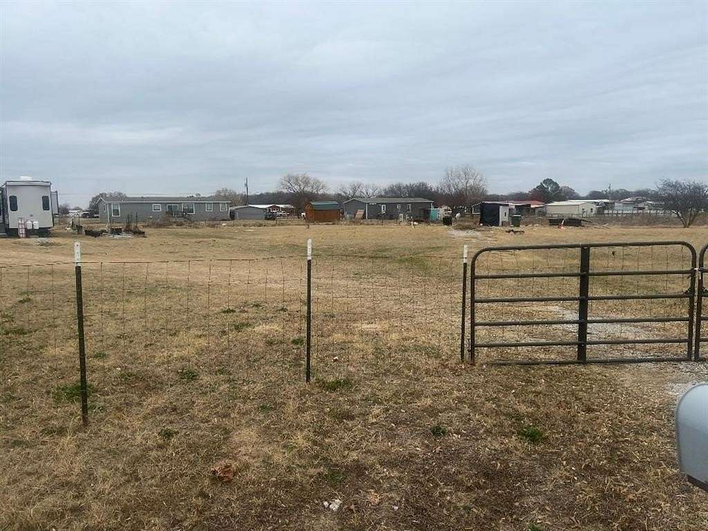 1.27 Acres of Residential Land for Sale in Springtown, Texas