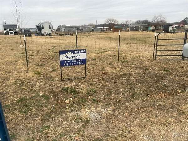 1.27 Acres of Residential Land for Sale in Springtown, Texas