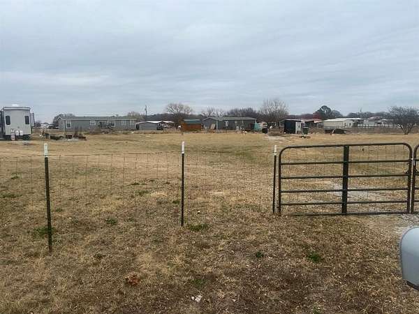 1.27 Acres of Residential Land for Sale in Springtown, Texas