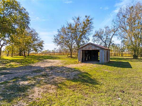 35 Acres of Land for Sale in Mount Calm, Texas
