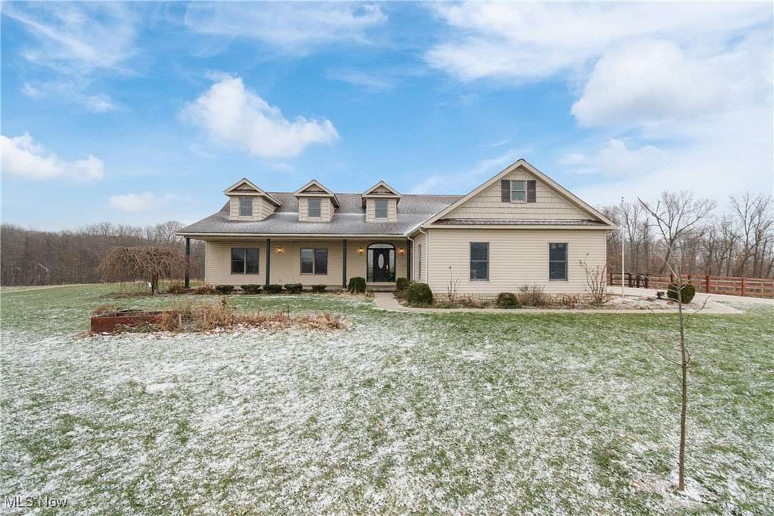 5.59 Acres of Residential Land with Home for Sale in Carrollton, Ohio