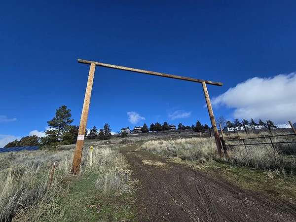 1 Acre of Residential Land for Sale in Klamath Falls, Oregon