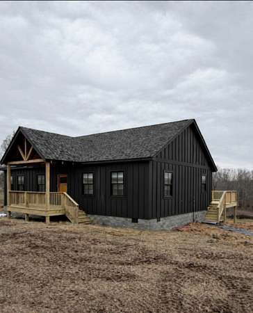 1.52 Acres of Residential Land with Home for Sale in Erin, Tennessee