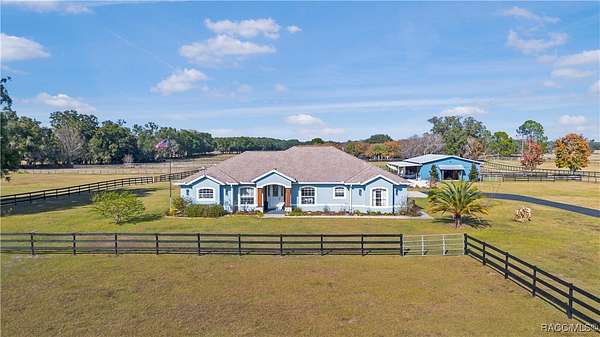 10 Acres of Land with Home for Sale in Morriston, Florida