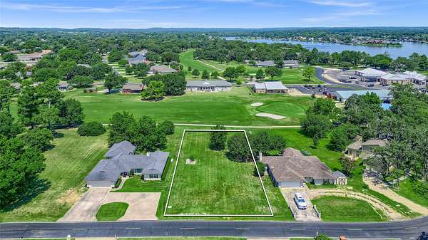 0.35 Acres of Residential Land for Sale in Lake Kiowa, Texas