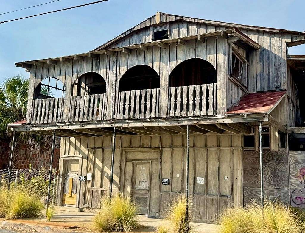 0.09 Acres of Commercial Land for Sale in Cedar Key, Florida