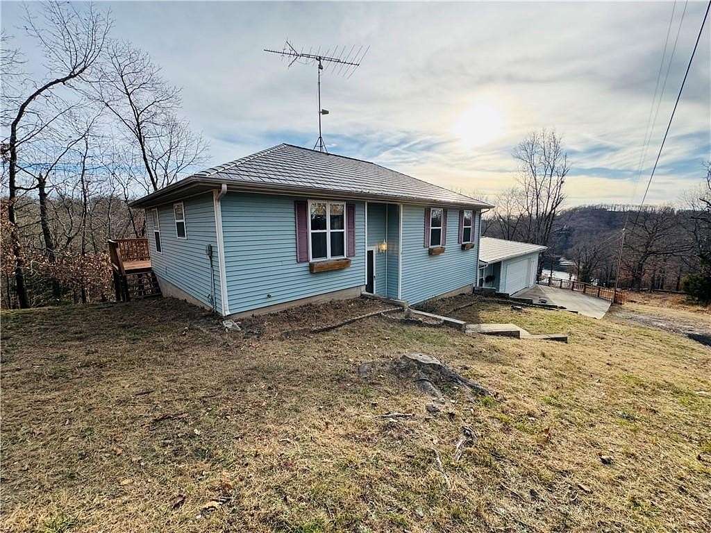 2.39 Acres of Residential Land with Home for Sale in Eureka Springs, Arkansas