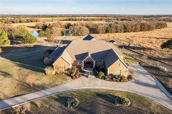20 Acres of Land with Home for Sale in Shawnee, Oklahoma
