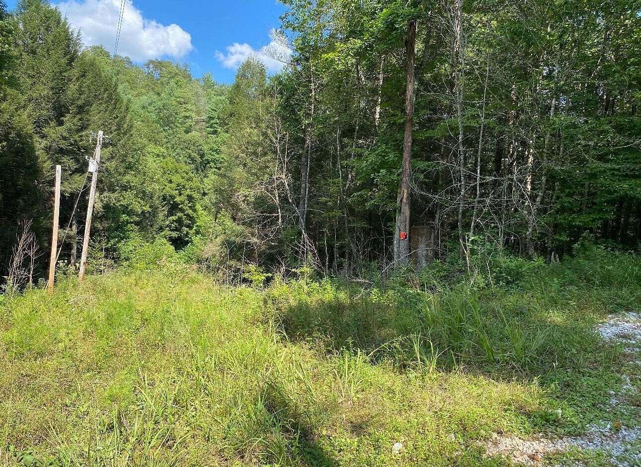 1.42 Acres of Land for Sale in Beattyville, Kentucky
