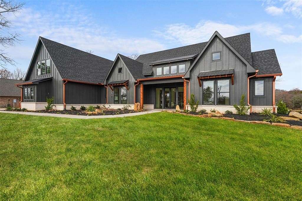 1.77 Acres of Residential Land with Home for Sale in Log Cabin, Texas