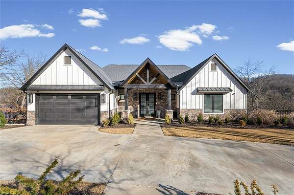 3 Acres of Land with Home for Sale in Eureka Springs, Arkansas