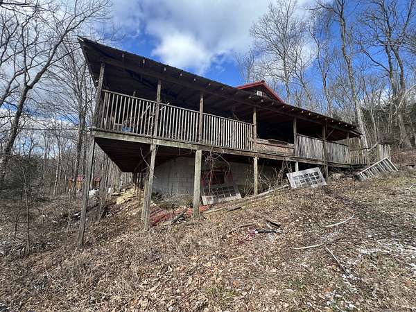 12.8 Acres of Recreational Land with Home for Sale in Watertown, Tennessee