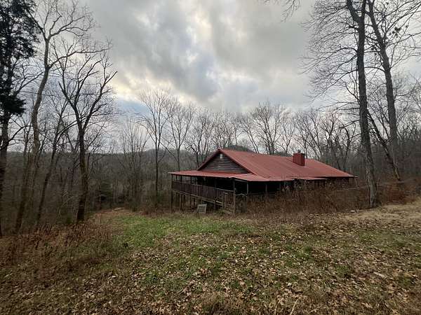 12.8 Acres of Recreational Land with Home for Sale in Watertown, Tennessee