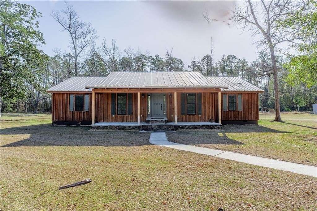 1.87 Acres of Land with Home for Sale in Waycross, Georgia