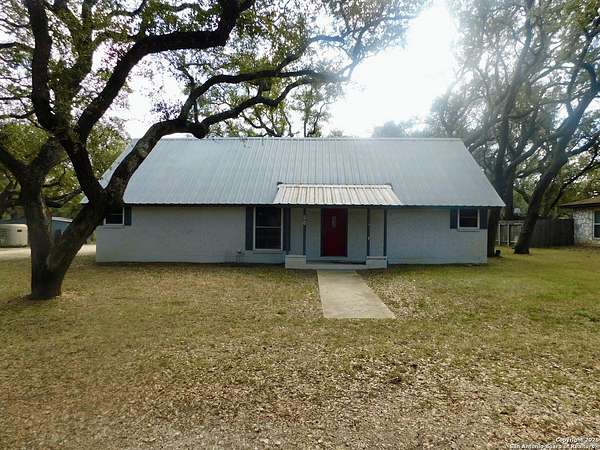 3.48 Acres of Residential Land with Home for Sale in Pleasanton, Texas