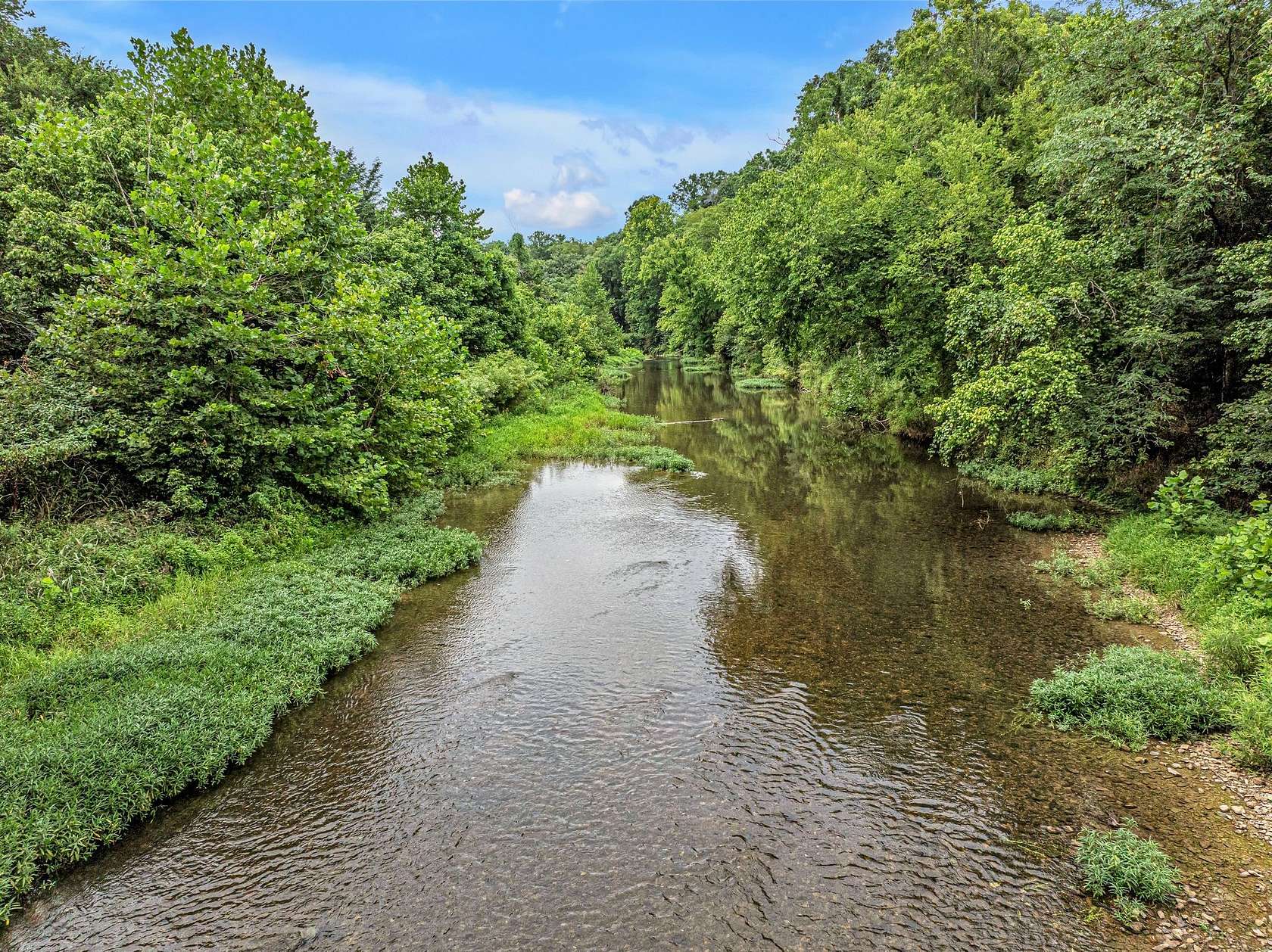 820 Acres of Land for Sale in White Bluff, Tennessee