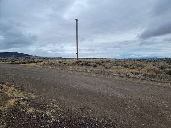 20.8 Acres of Recreational Land for Sale in Silver Lake, Oregon