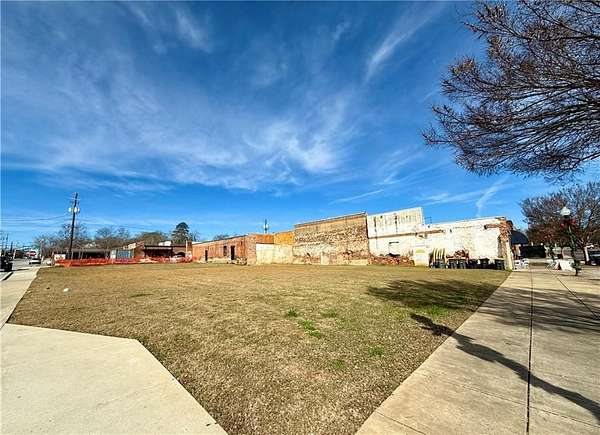 0.35 Acres of Commercial Land for Sale in Opelika, Alabama