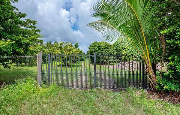 4.33 Acres of Commercial Land for Lease in Homestead, Florida