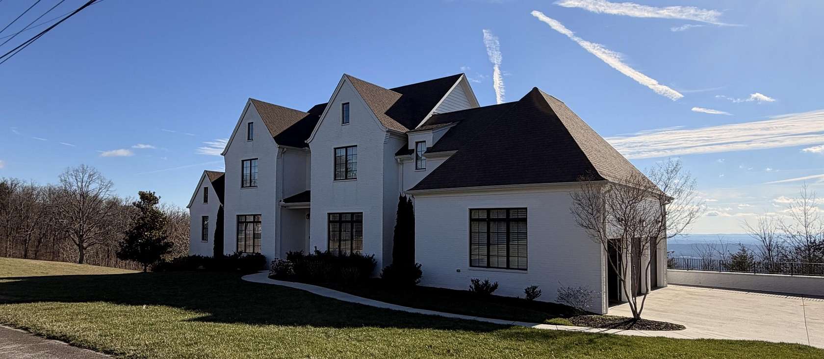 1.53 Acres of Residential Land with Home for Sale in Signal Mountain, Tennessee