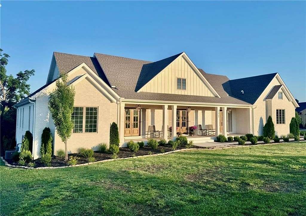 3.59 Acres of Residential Land with Home for Sale in Bentonville, Arkansas