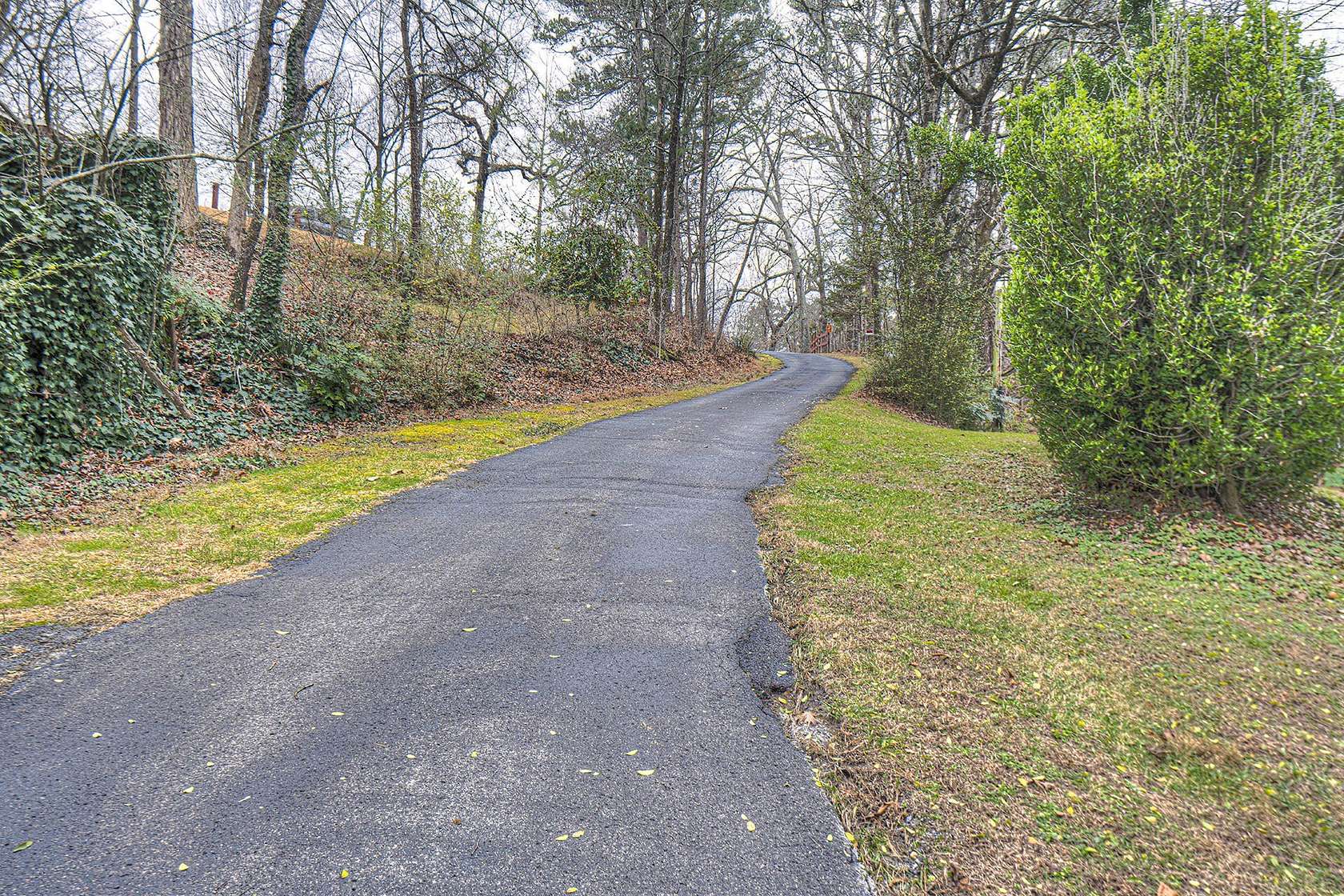 1.52 Acres of Residential Land with Home for Sale in Ringgold, Georgia