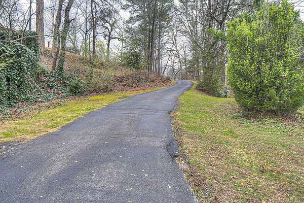 1.52 Acres of Residential Land with Home for Sale in Ringgold, Georgia