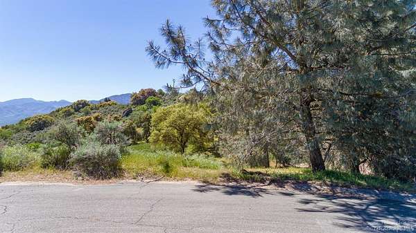 7.56 Acres of Residential Land for Sale in Tehachapi, California