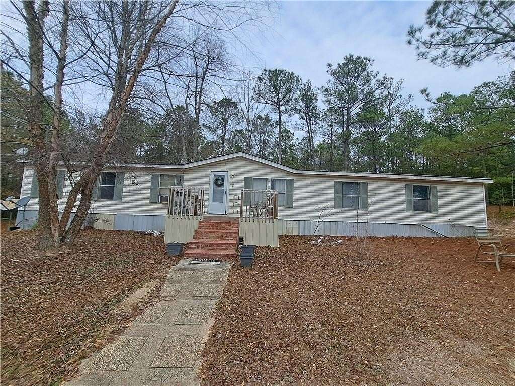 5.7 Acres of Residential Land with Home for Sale in Tuskegee, Alabama