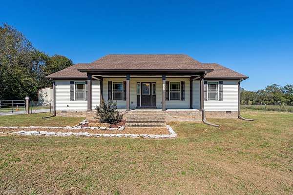 5 Acres of Residential Land with Home for Sale in Petersburg, Tennessee