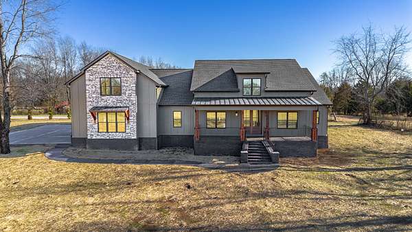 4 Acres of Residential Land with Home for Sale in Cottontown, Tennessee