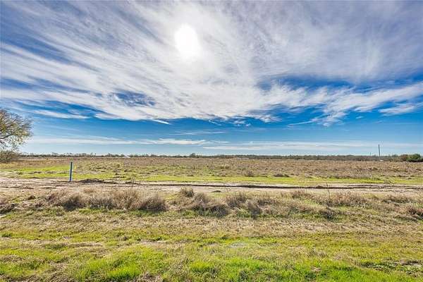 3 Acres of Land for Sale in Commerce, Texas