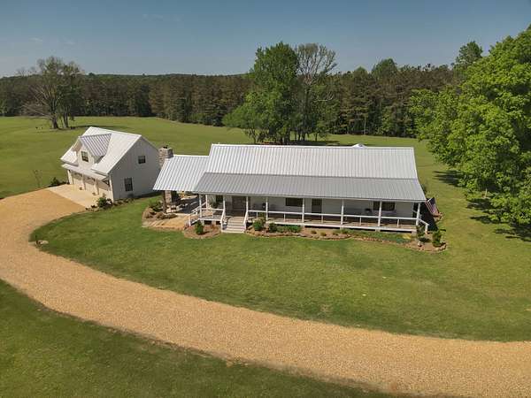 131 Acres of Land with Home for Sale in Eupora, Mississippi