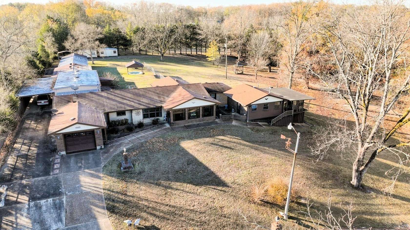 7 Acres of Residential Land with Home for Sale in West Point, Mississippi