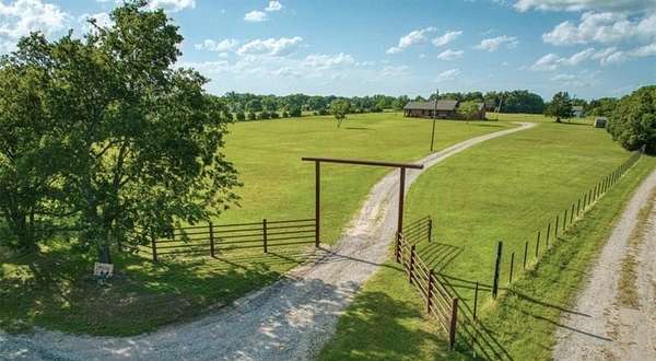 10 Acres of Recreational Land with Home for Sale in Earlsboro, Oklahoma