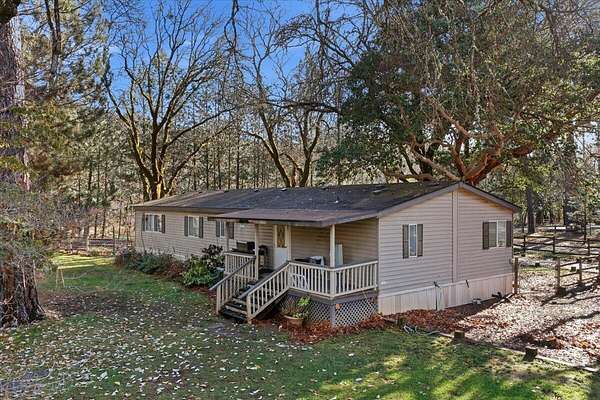 2.74 Acres of Residential Land with Home for Sale in Gold Hill, Oregon