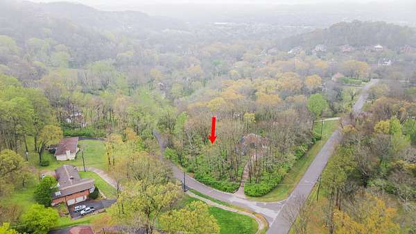 0.94 Acres of Residential Land for Sale in Brentwood, Tennessee