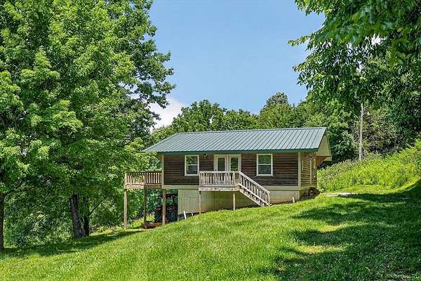 206 Acres of Land with Home for Sale in Hickman, Tennessee