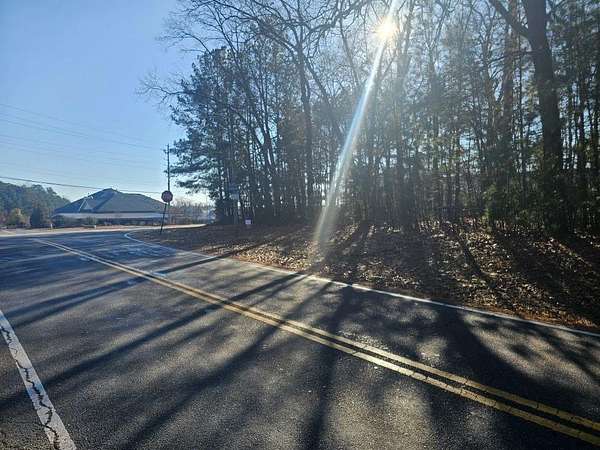 1 Acre of Commercial Land for Sale in Flowery Branch, Georgia