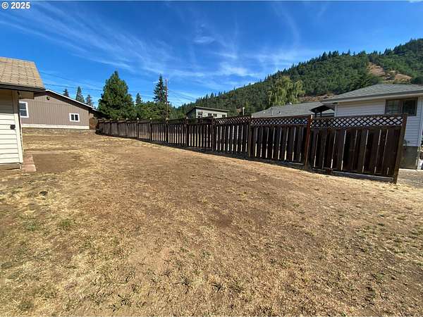 0.08 Acres of Residential Land for Sale in White Salmon, Washington