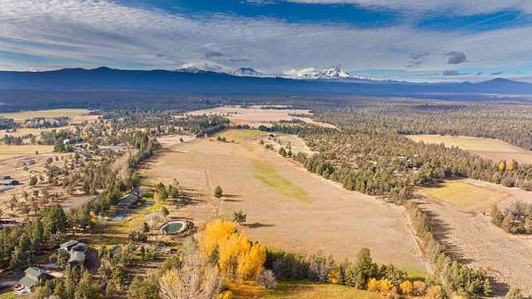 37.5 Acres of Land with Home for Sale in Bend, Oregon