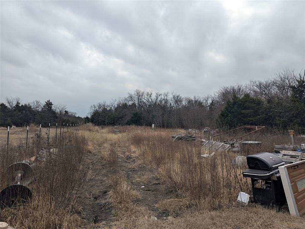 2.64 Acres of Land for Sale in Farmersville, Texas